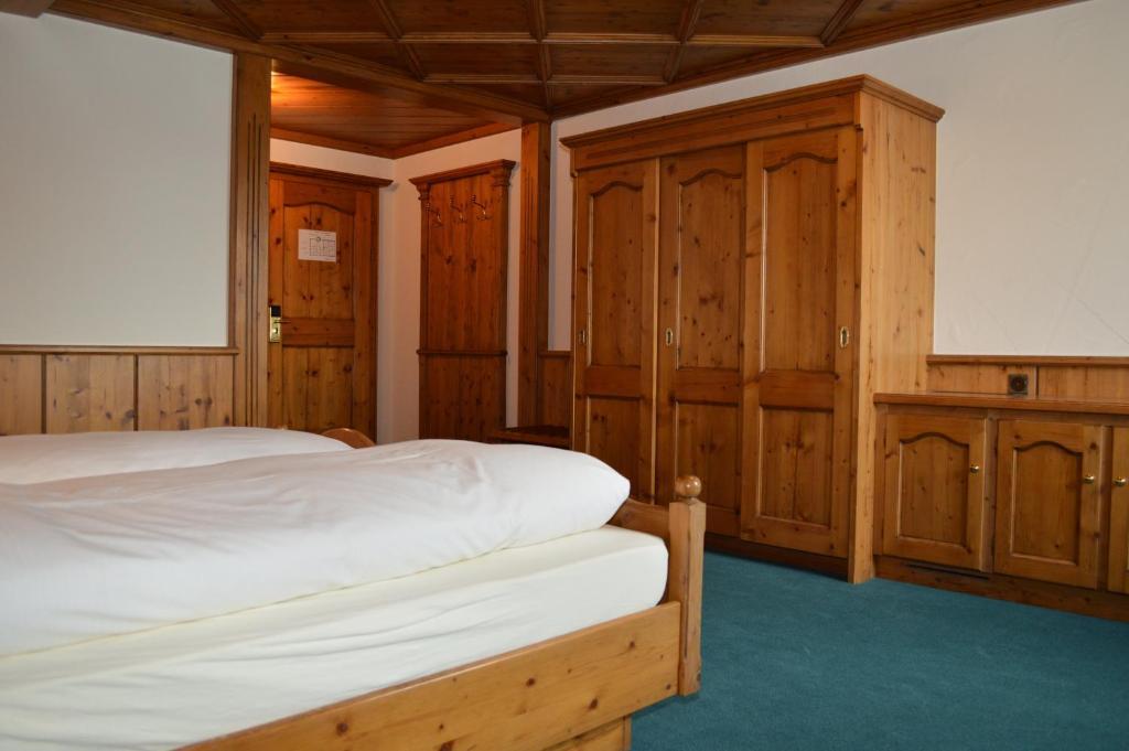 Hotel Zum Kreuz Aarau Zimmer foto